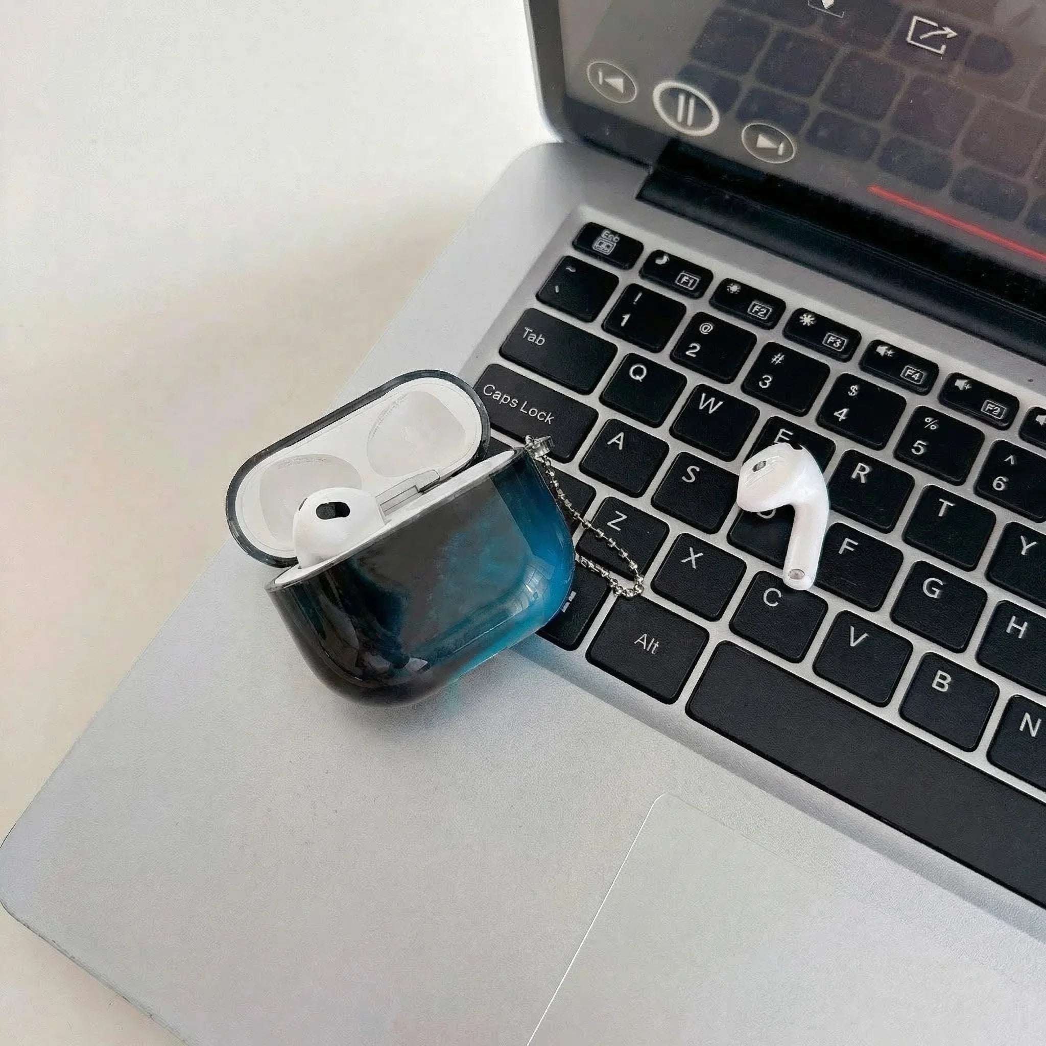 Sparkling Quicksand Earphone Case